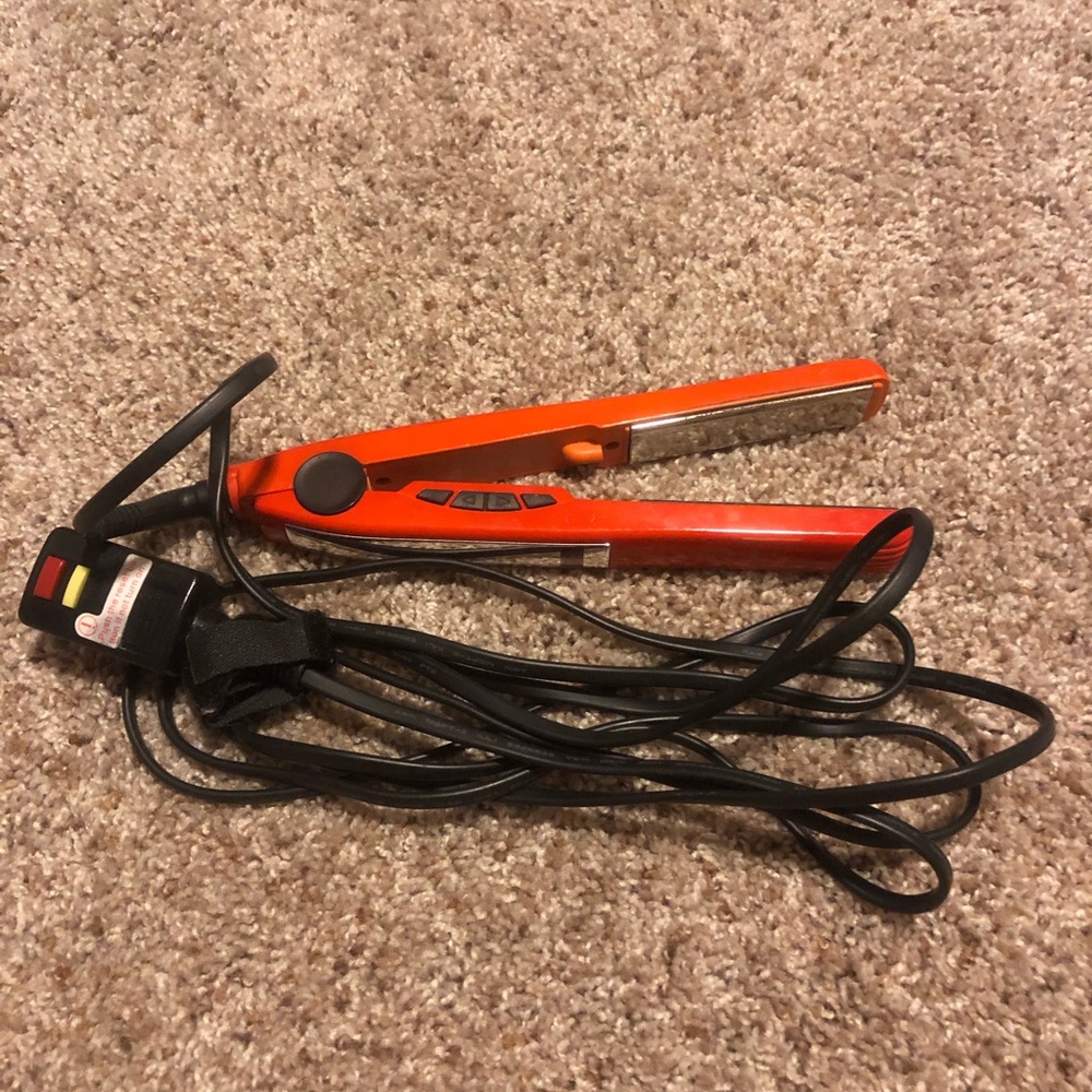 Chi Deep Brilliance Straightener Iron